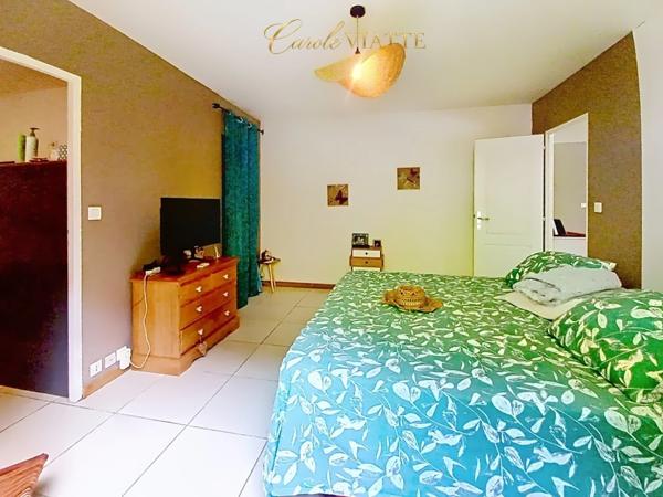 VILLA T5 & MAISON T3, PISCINE, A VENDRE ABYMES proche GOSIER et CHU