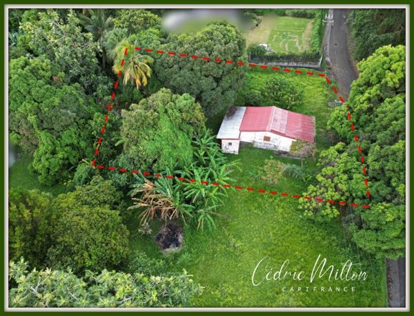 Terrain plat de 1300 m² – au Gros-Morne