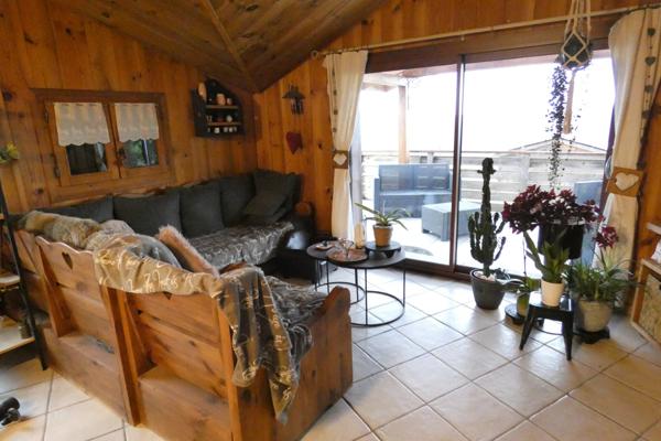 GRANDE PROPRIETE 1.5 HECTARE, VASTE DEPENDANCE,PISCINE COUVERTE, Saint-Mamet-la-Salvetat (15220)