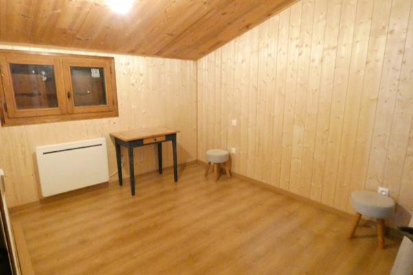 GRANDE PROPRIETE 1.5 HECTARE, VASTE DEPENDANCE,PISCINE COUVERTE, Saint-Mamet-la-Salvetat (15220)