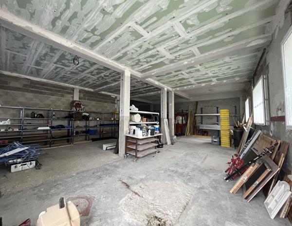 Local commercial Loches
