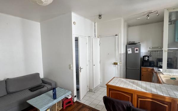 Appartement à vendre    2 pièces • 31,30 m2 Saint-Ouen