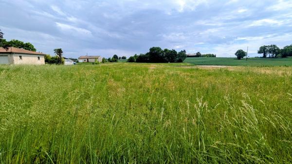 Terrain à bâtir – 828 m² – Bon-Encontre