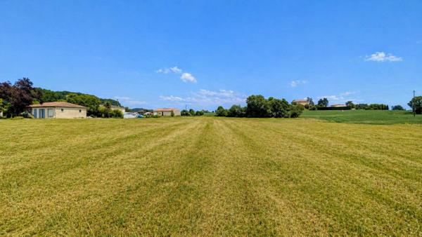 Terrain à bâtir – 828 m² – Bon-Encontre