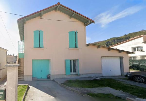 A vendre : Maison avec deux logements indépendants, garages et extérieur – Digne-les-Bains