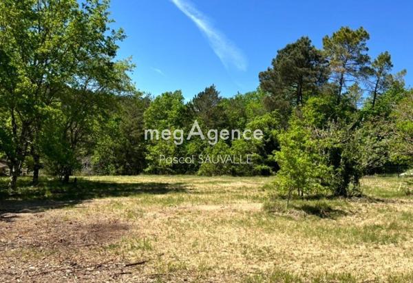 Terrain à Annesse-et-Beaulieu, 24430 - 3350m²