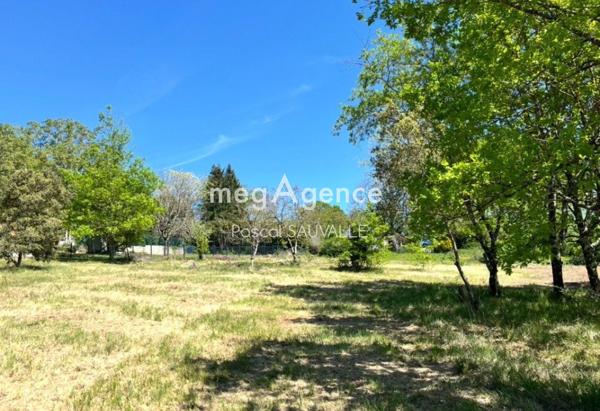 Terrain à Annesse-et-Beaulieu, 24430 - 3350m²