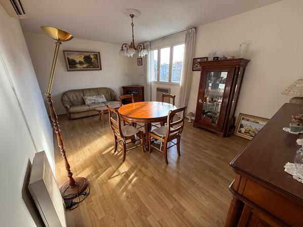 Appartement T3 VILLEURBANNE 69100 Sud GRATTE - CIEL / balcon - Cave et place de parking privative en SUS