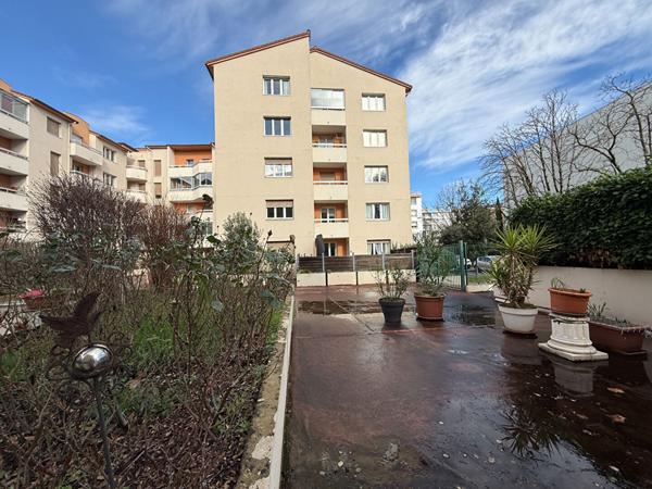 Appartement T3 VILLEURBANNE 69100 Sud GRATTE - CIEL / balcon - Cave et place de parking privative en SUS