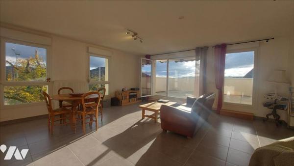 ST -FERJEUX APPARTEMENT DERNIER ETAGE-TERRASSE