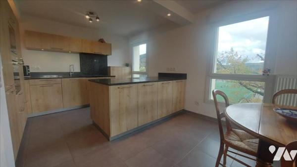 ST -FERJEUX APPARTEMENT DERNIER ETAGE-TERRASSE