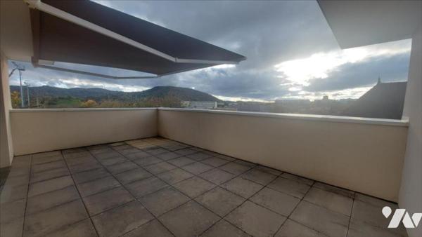 ST -FERJEUX APPARTEMENT DERNIER ETAGE-TERRASSE