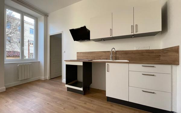 Appartement à louer    2 pièces • 40,95 m2 Saintes
