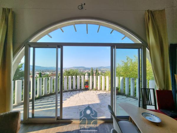 Villa T8 avec piscine, terrain, garage et parking