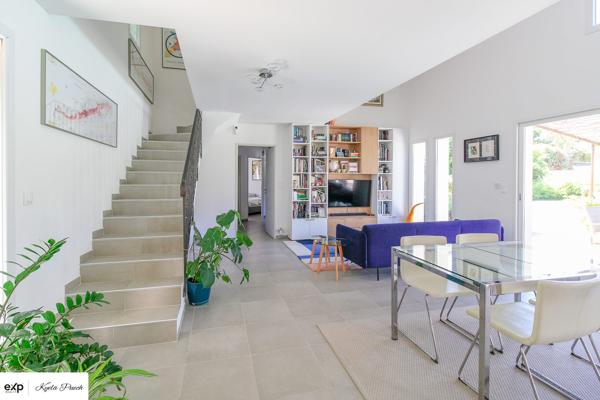 Une maison récente, connectée et économe, où chaque équipement a été pensé pour votre confort et pour maîtriser durablement vos dépenses énergétiques.