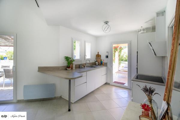 Une maison récente, connectée et économe, où chaque équipement a été pensé pour votre confort et pour maîtriser durablement vos dépenses énergétiques.