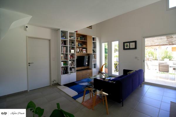 Une maison récente, connectée et économe, où chaque équipement a été pensé pour votre confort et pour maîtriser durablement vos dépenses énergétiques.