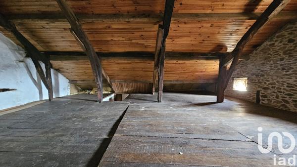 Maison de campagne 4 pièces de 135 m² à Boisset (15600)