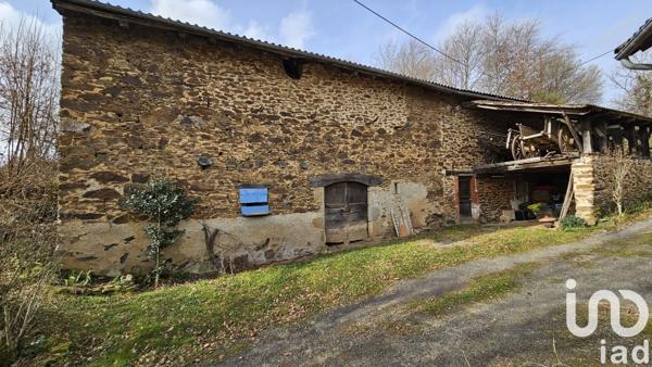 Maison de campagne 4 pièces de 135 m² à Boisset (15600)