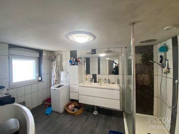 3%.COM Immeuble pour investisseur au centre de HOCHFELDEN Hochfelden (67270)