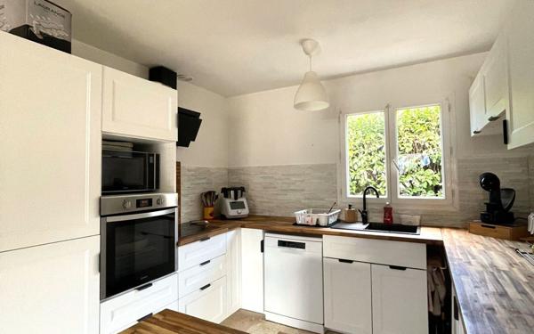 Maison à vendre    5 pièces •  Salavas