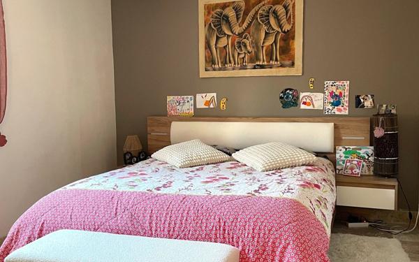 Maison à vendre    5 pièces •  Salavas