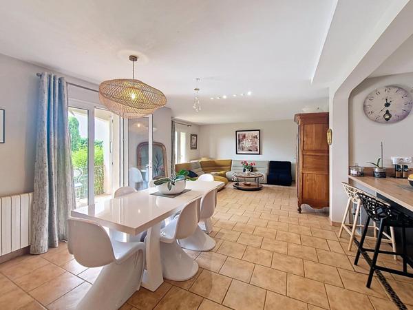 Maison de plain-pied avec piscine à Caumont-sur-Durance