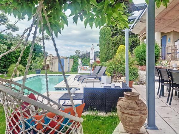 Maison de plain-pied avec piscine à Caumont-sur-Durance