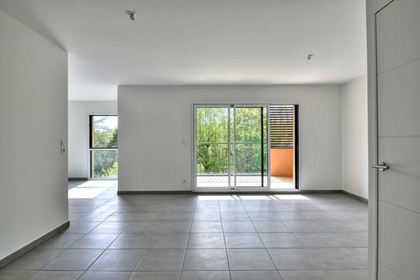 Dpt Rhône (69), à vendre DARDILLY appartement T4 de 82,44 m² - avec balcon de 8,71 m²