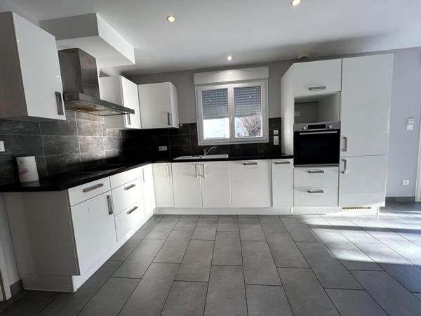 Maison Pouilley Francais 6 pièce(s) 114.69 m2