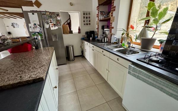 Maison à vendre    4 pièces •  Neuilly-Saint-Front