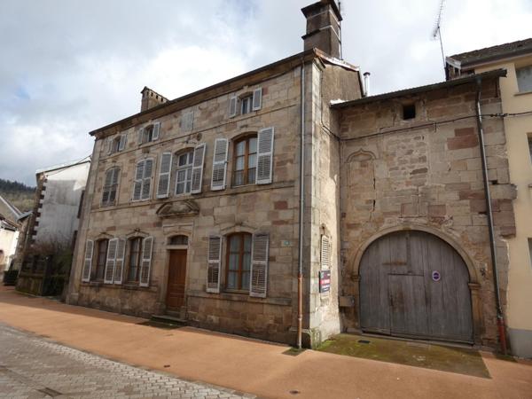 Maison 188.45 m², 7 pièces ,3 chambres,dépendances, 25 ares de terrain