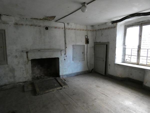 Maison 188.45 m², 7 pièces ,3 chambres,dépendances, 25 ares de terrain