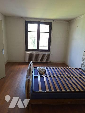 Maisons à vendre à HENRICHEMONT (CHER), un ensemble immobiliers comprenant deux maisons avec ga...