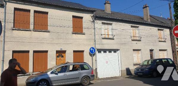 Maisons à vendre à HENRICHEMONT (CHER), un ensemble immobiliers comprenant deux maisons avec ga...