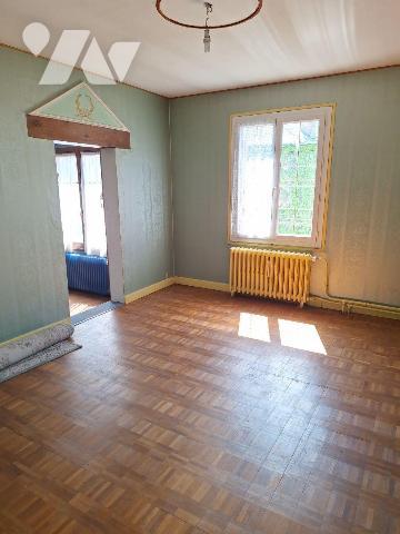 Maisons à vendre à HENRICHEMONT (CHER), un ensemble immobiliers comprenant deux maisons avec ga...