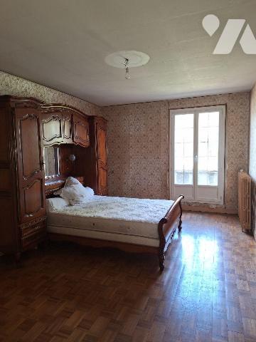 Maisons à vendre à HENRICHEMONT (CHER), un ensemble immobiliers comprenant deux maisons avec ga...