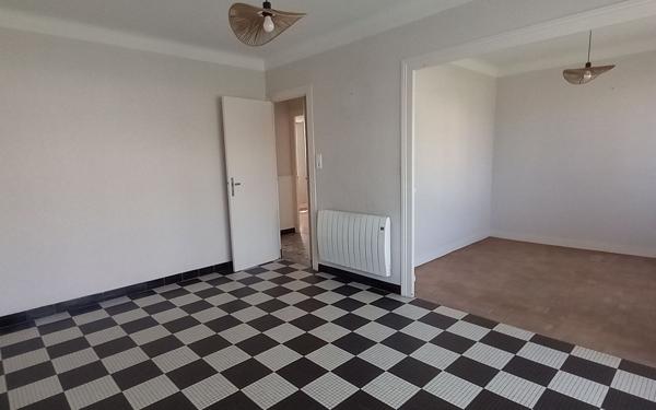 Maison à louer    6 pièces •  Asson