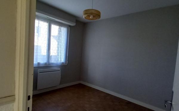 Maison à louer    6 pièces •  Asson