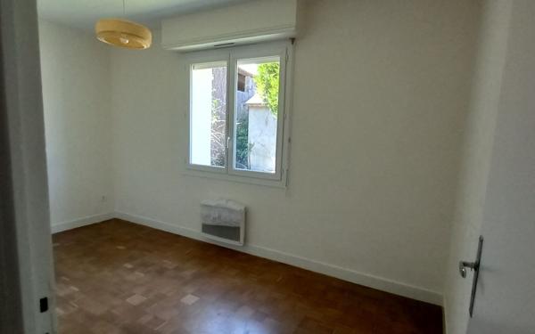 Maison à louer    6 pièces •  Asson