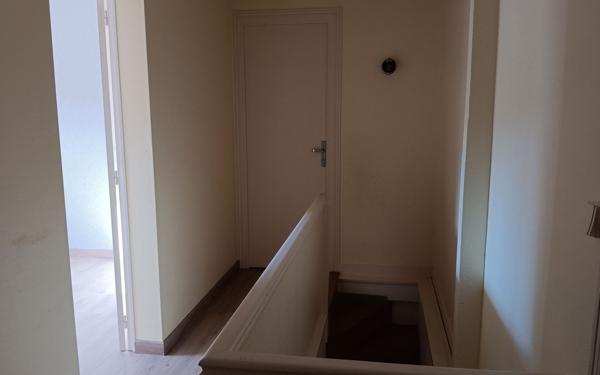 Maison à louer    6 pièces •  Asson