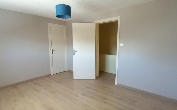 Maison à louer    6 pièces •  Asson