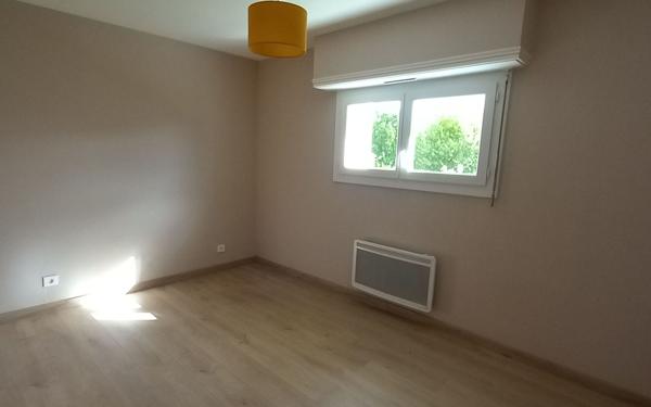 Maison à louer    6 pièces •  Asson