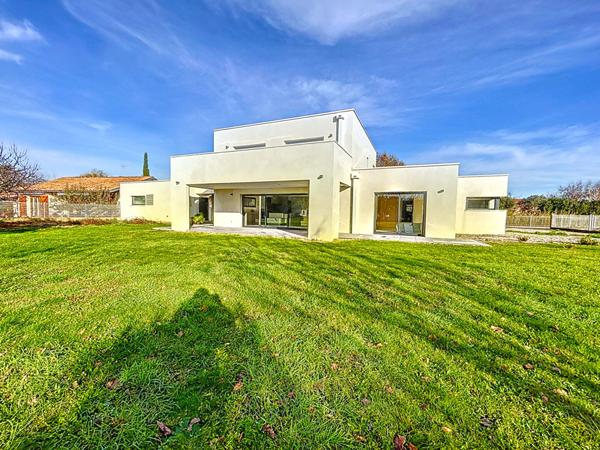MAGNIFIQUE VILLA MODERNE A VENDRE A VERNIOLLE