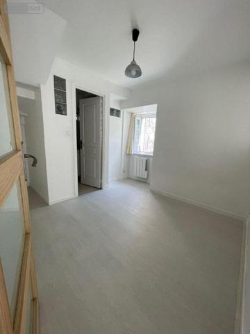 Appartement rénové à louer à Ussel en Corrèze (19200), ref : UL94