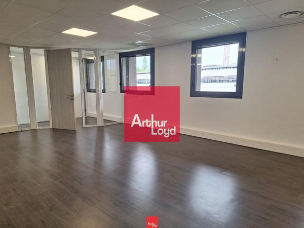 Bureaux à vendre à Meylan 197m² lumineux avec parkings et garages