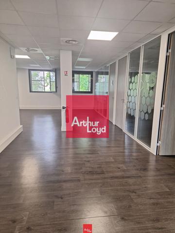 Bureaux à vendre à Meylan 197m² lumineux avec parkings et garages