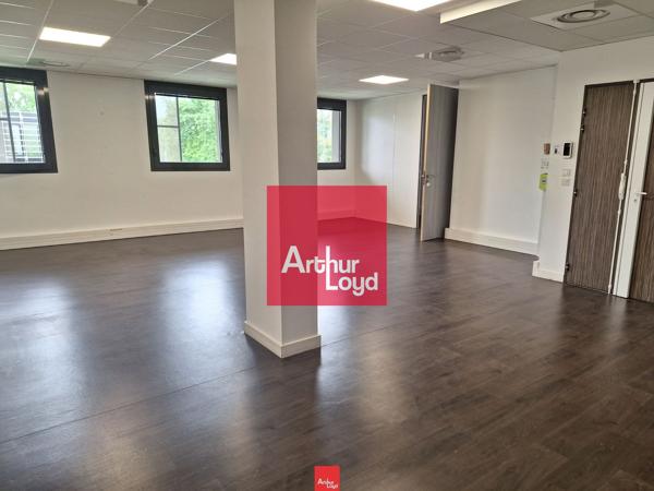 Bureaux à vendre à Meylan 197m² lumineux avec parkings et garages