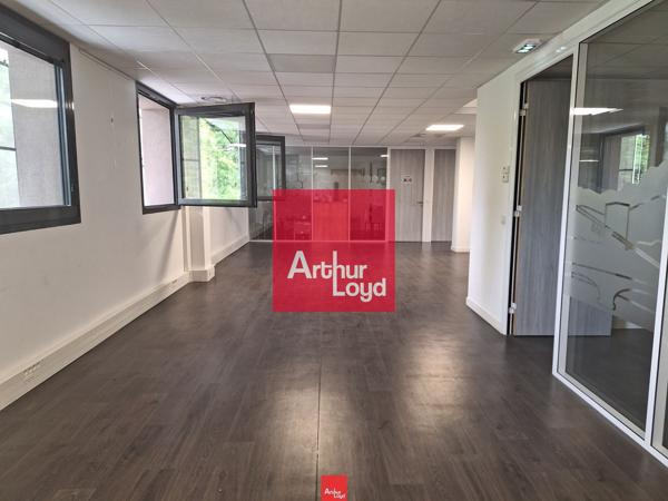 Bureaux à vendre à Meylan 197m² lumineux avec parkings et garages
