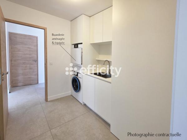 Maison
         6 pièces
        - 176 m² Bien prestige 1 950 000 € *